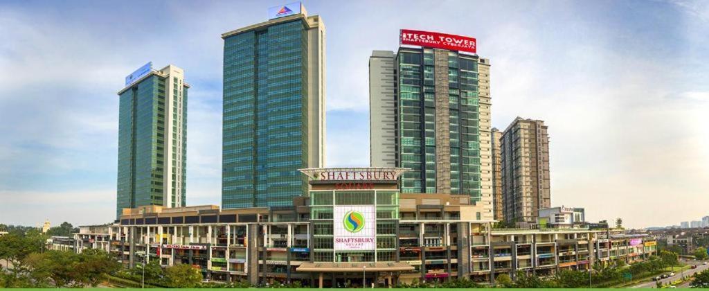 FlexiHome Shaftsbury: Day-Use Work Space in Cyberjaya Exterior photo